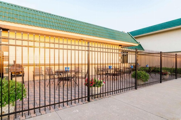 Quality Inn & Suites Salina image 13