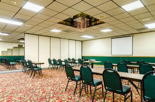 Quality Inn & Suites Salina image 15