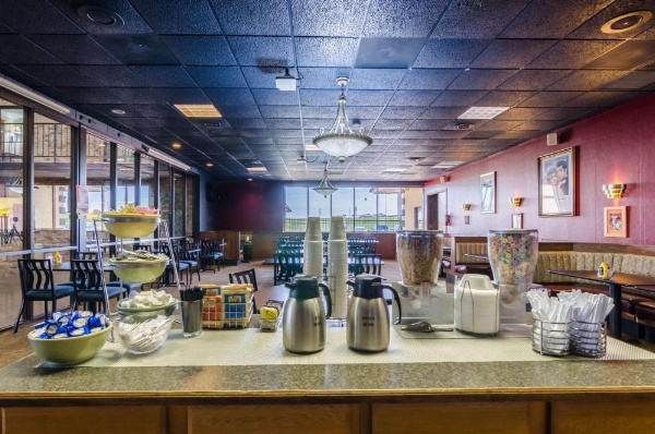 Quality Inn & Suites Salina image 18