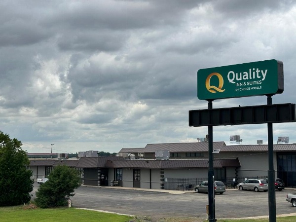Quality Inn & Suites Salina image 25