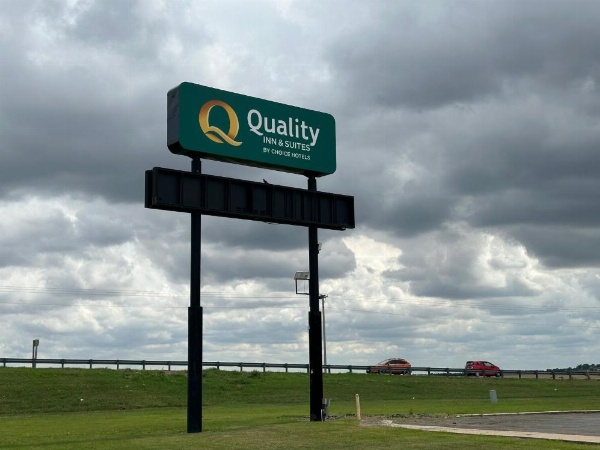 Quality Inn & Suites Salina image 26